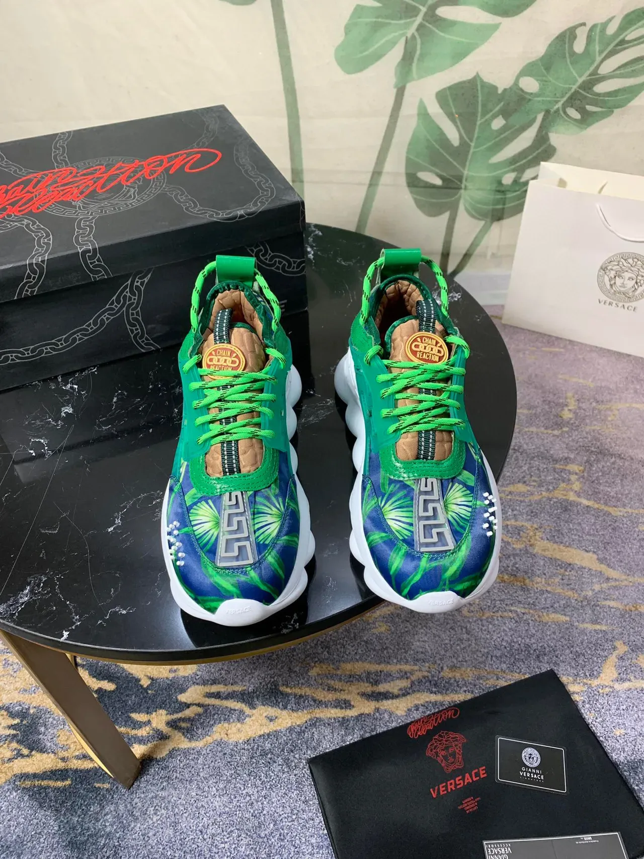 Versace Chaussures Chunky Semelle Verte Bleue Impression Tropicale Haut 2