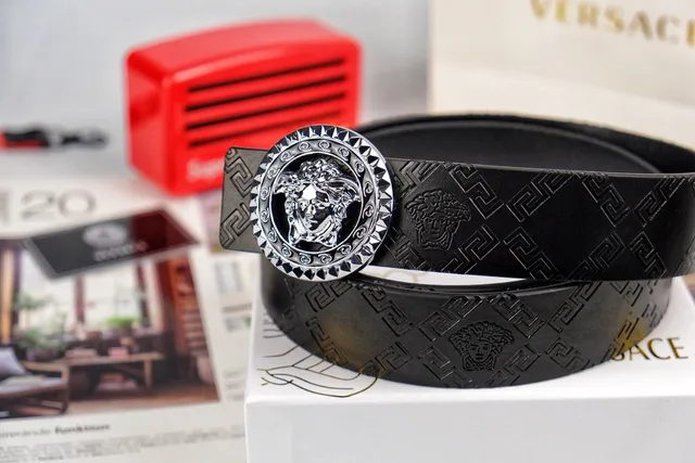 Cinturão Versace Medusa Preto Prata Padrão Greca Embossado Fivela Polida de Couro 2