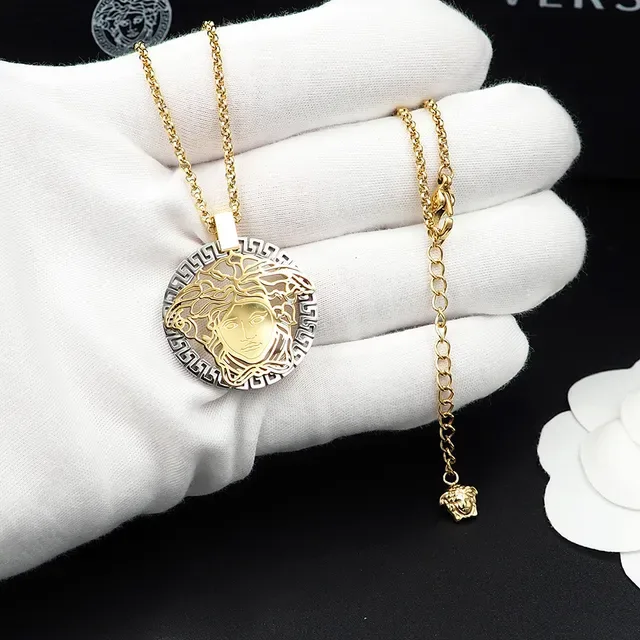 Collier Versace Medusa Or Argent Tête Ajourée Borde Clé Grecque 3