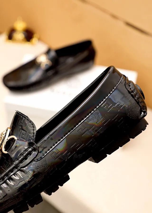 Versace Medusa Mocassim Preto Couro Patentado Holográfico 4