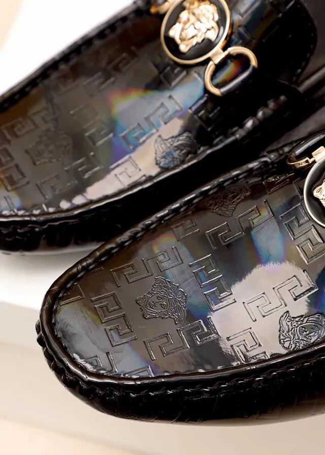 Versace Medusa Mocassim Preto Couro Patentado Holográfico 5