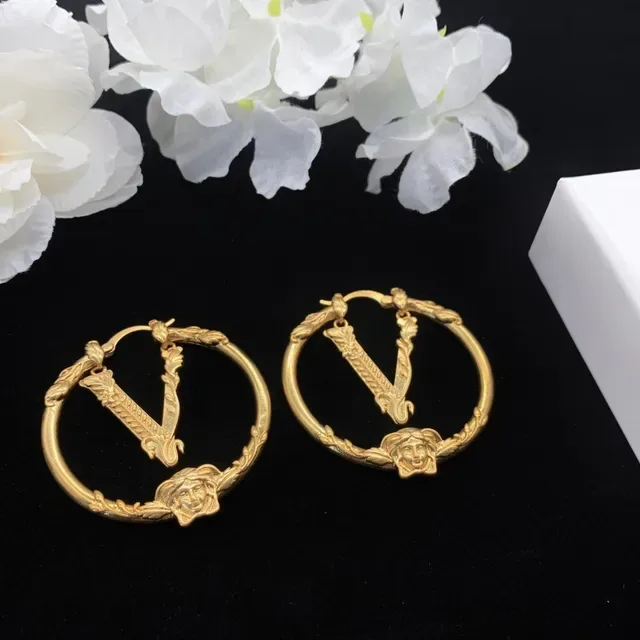 Versace Medusa V أقراط حلقية ذهبية 2