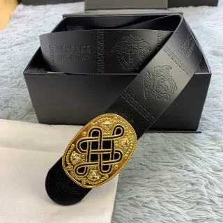 Versace Odissea Cinto de couro preto e dourado mate com cabeças de Medusa em relevo