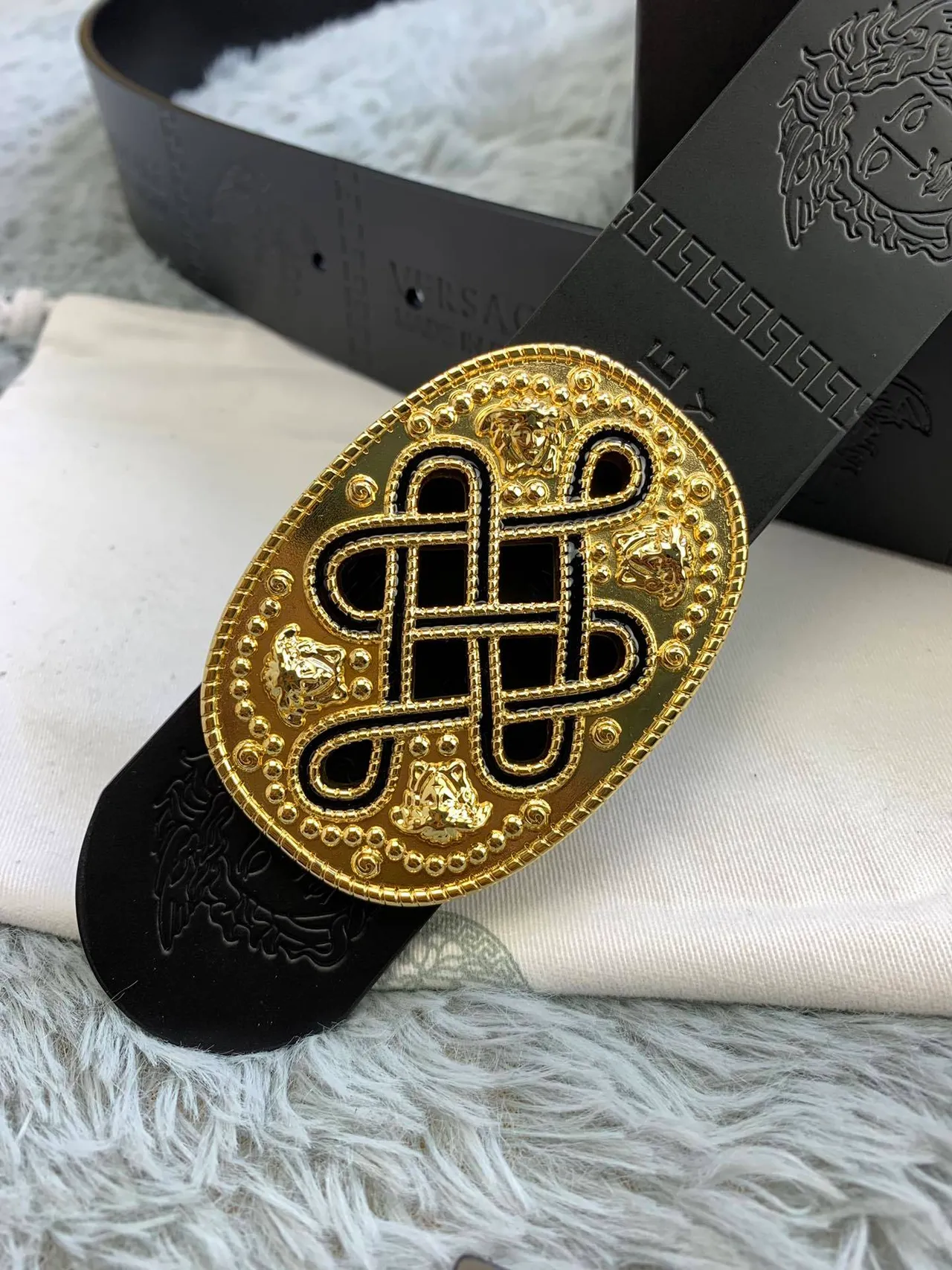 Versace Odissea কালো সোনা ম্যাট এমবসড মেডুসা হেডস চামড়ার বেল্ট 6