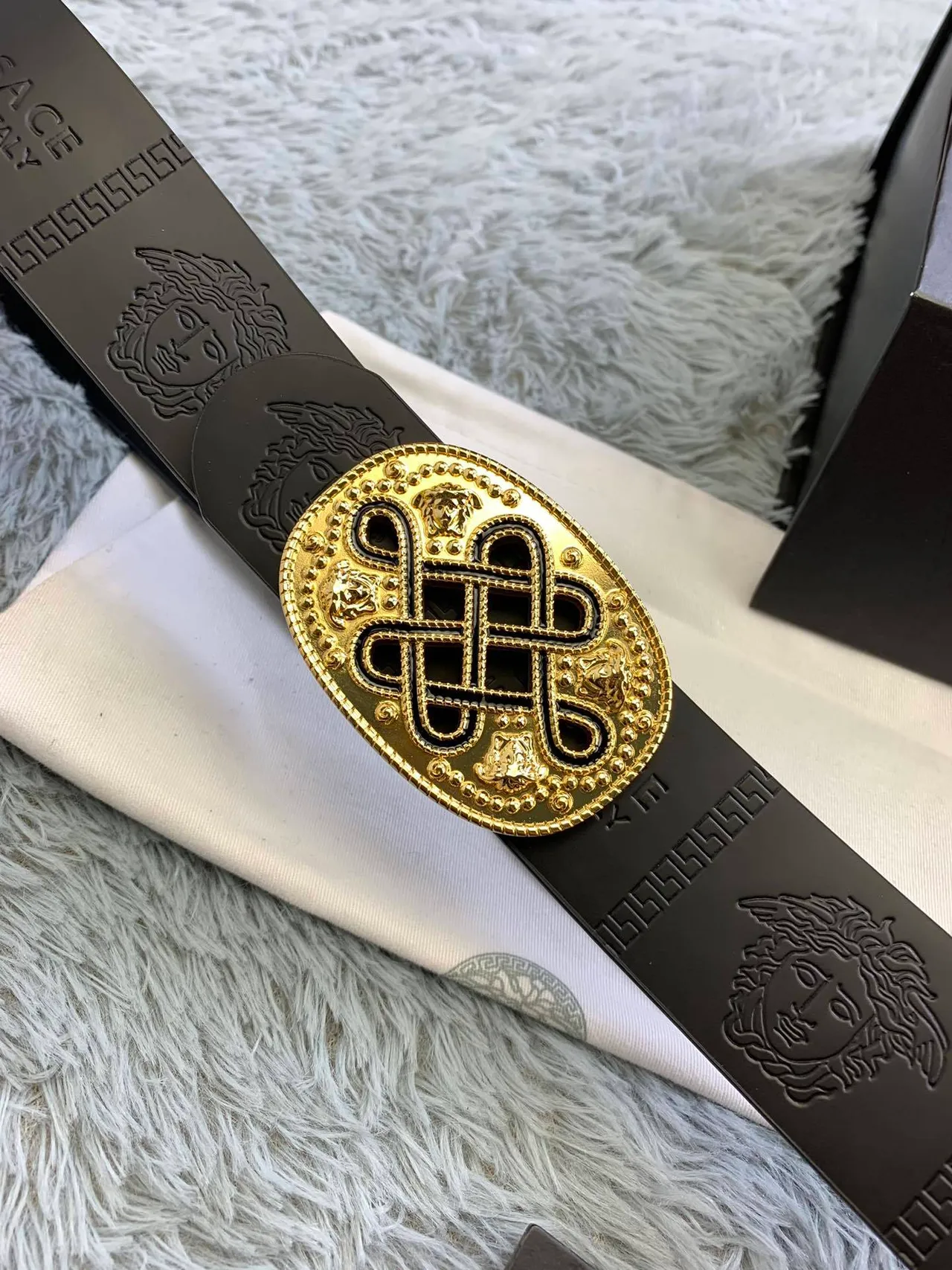 Versace Odissea কালো সোনা ম্যাট এমবসড মেডুসা হেডস চামড়ার বেল্ট 7