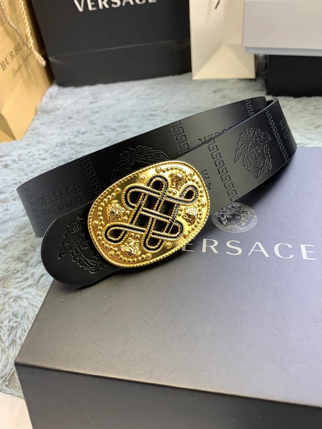 Versace Odissea কালো সোনা ম্যাট এমবসড মেডুসা হেডস চামড়ার বেল্ট 8