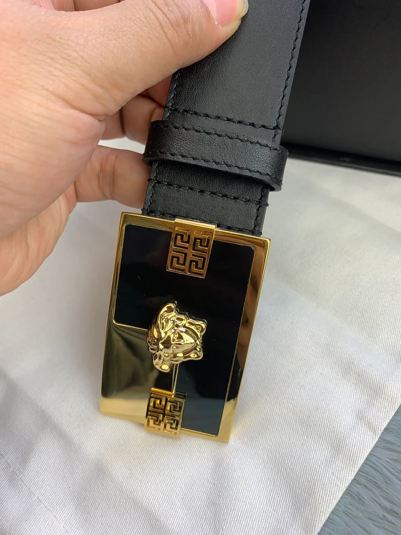 Versace Odissea أسود ذهبي ناعم مستطيل إبزيم جلد حزام 4