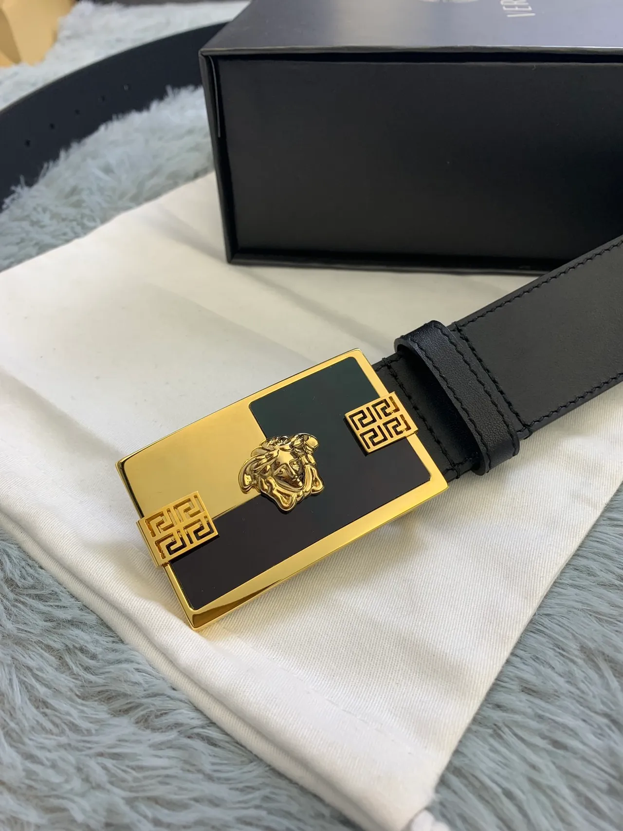 Versace Odissea أسود ذهبي ناعم مستطيل إبزيم جلد حزام 9