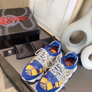 Versace Odissea Tênis chunky com estampa barroca azul e amarela
