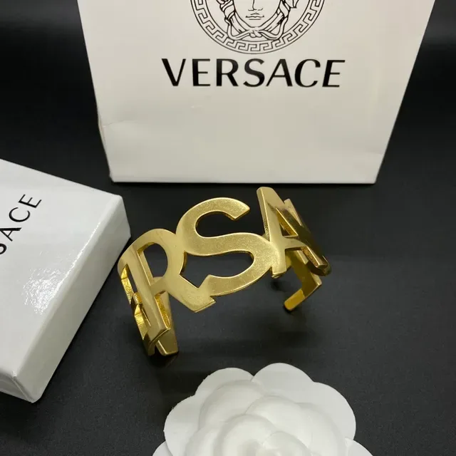 Pulseira Versace Odissea Bold Lettering Dourado 4