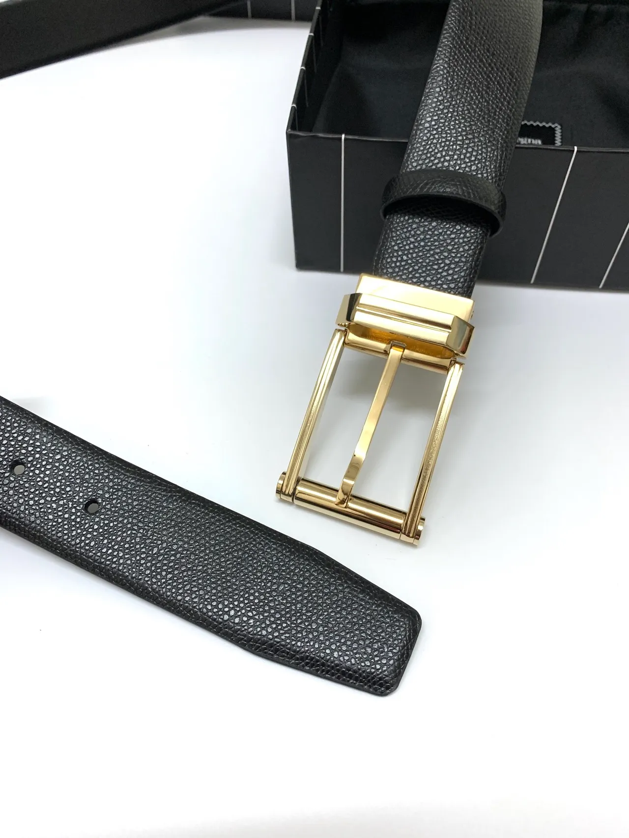 Ermenegildo Zegna Cinturón de cuero negro dorado texturizado granulado pulido rectangular con hebilla 4