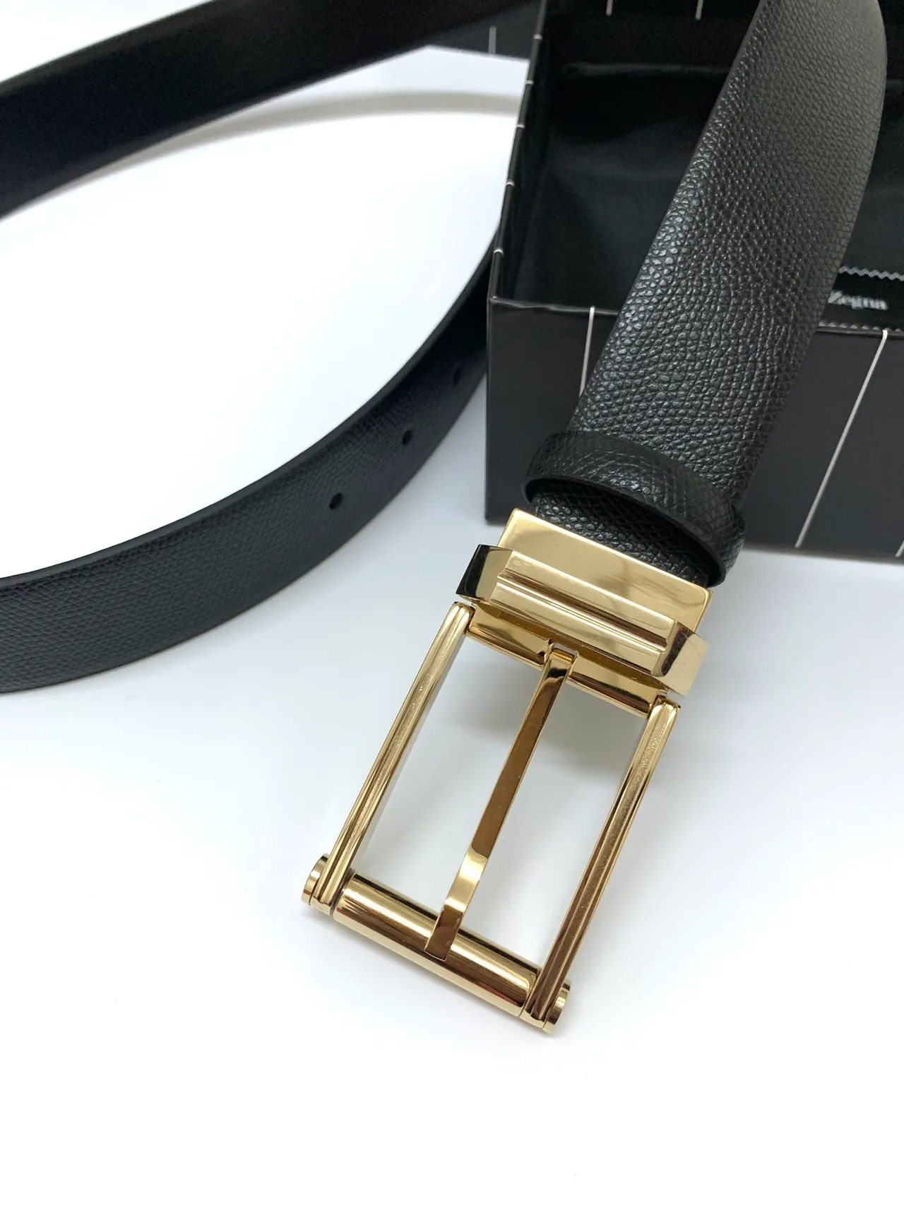 Ermenegildo Zegna Cinturón de cuero negro dorado texturizado granulado pulido rectangular con hebilla 5