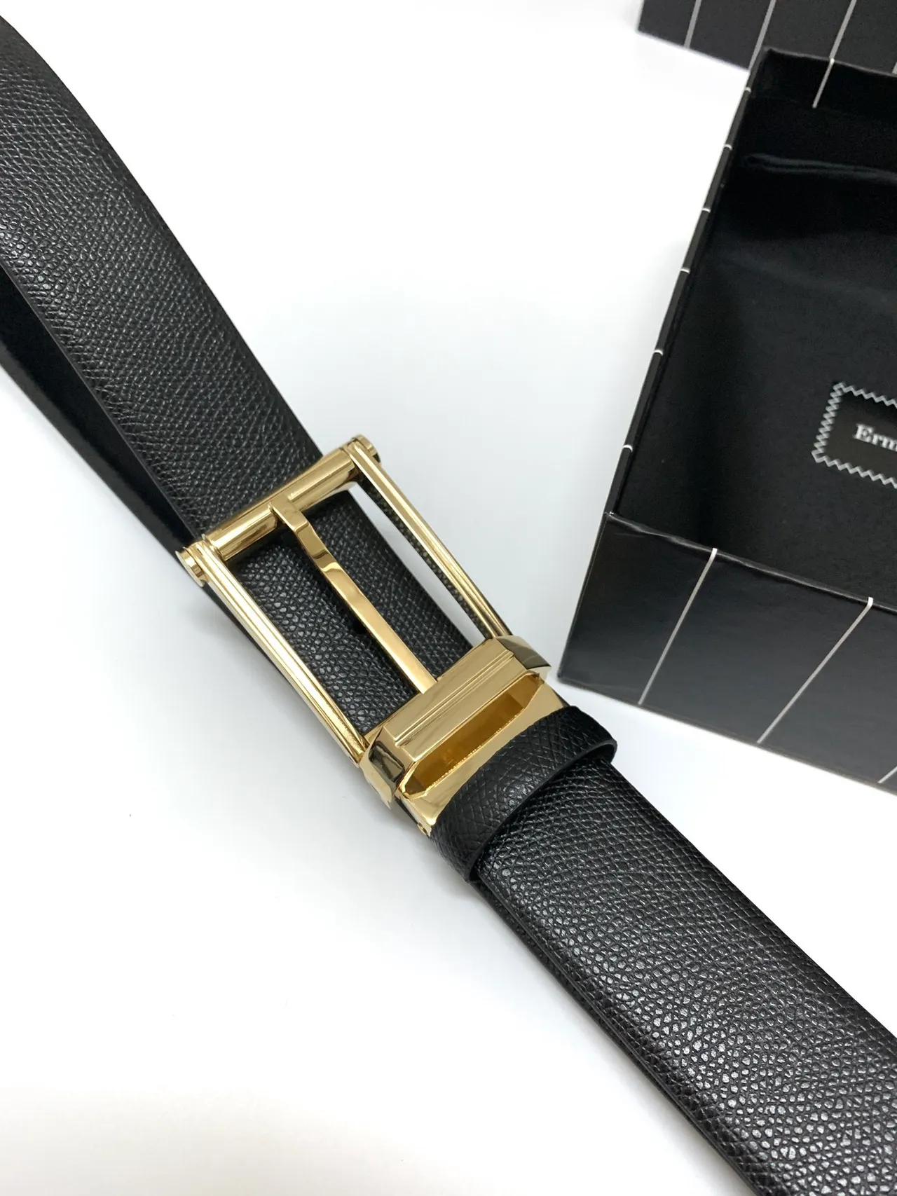 Ermenegildo Zegna Cinturón de cuero negro dorado texturizado granulado pulido rectangular con hebilla 7