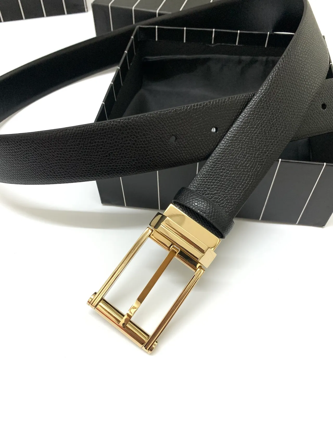 Ermenegildo Zegna Cinturón de cuero negro dorado texturizado granulado pulido rectangular con hebilla 9