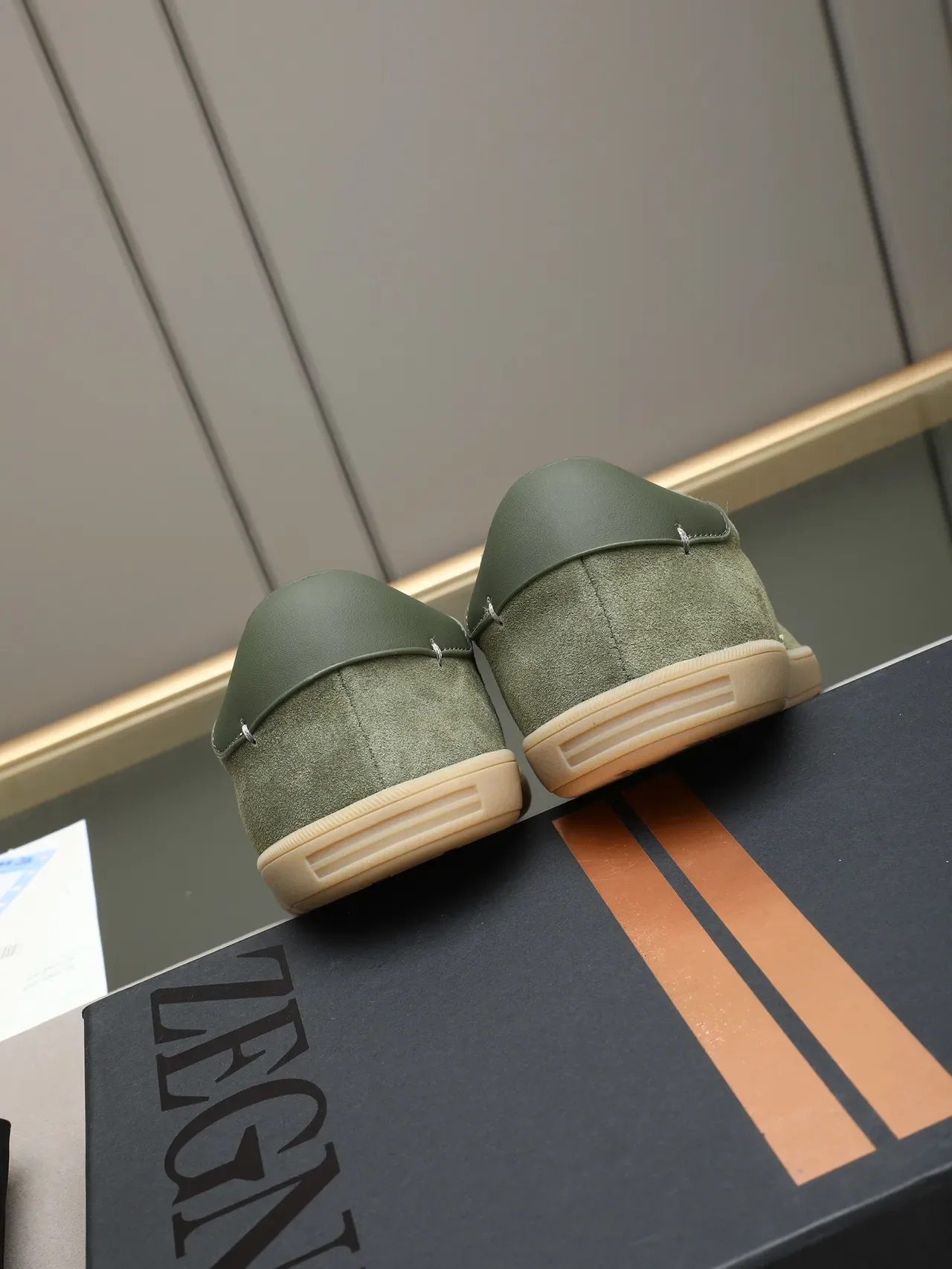 Zegna 橄榄绿麂皮低帮运动鞋 3