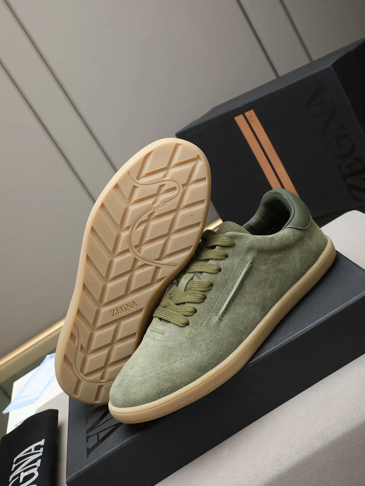 Zegna 橄榄绿麂皮低帮运动鞋 4