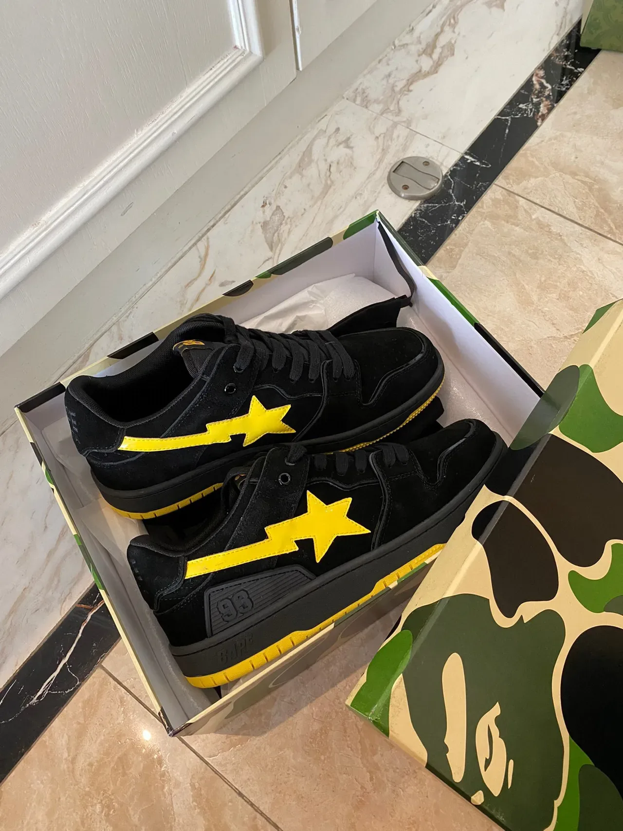 A Bathing Ape أحذية سكيت بورد أسود وأصفر بشعار النجم 2