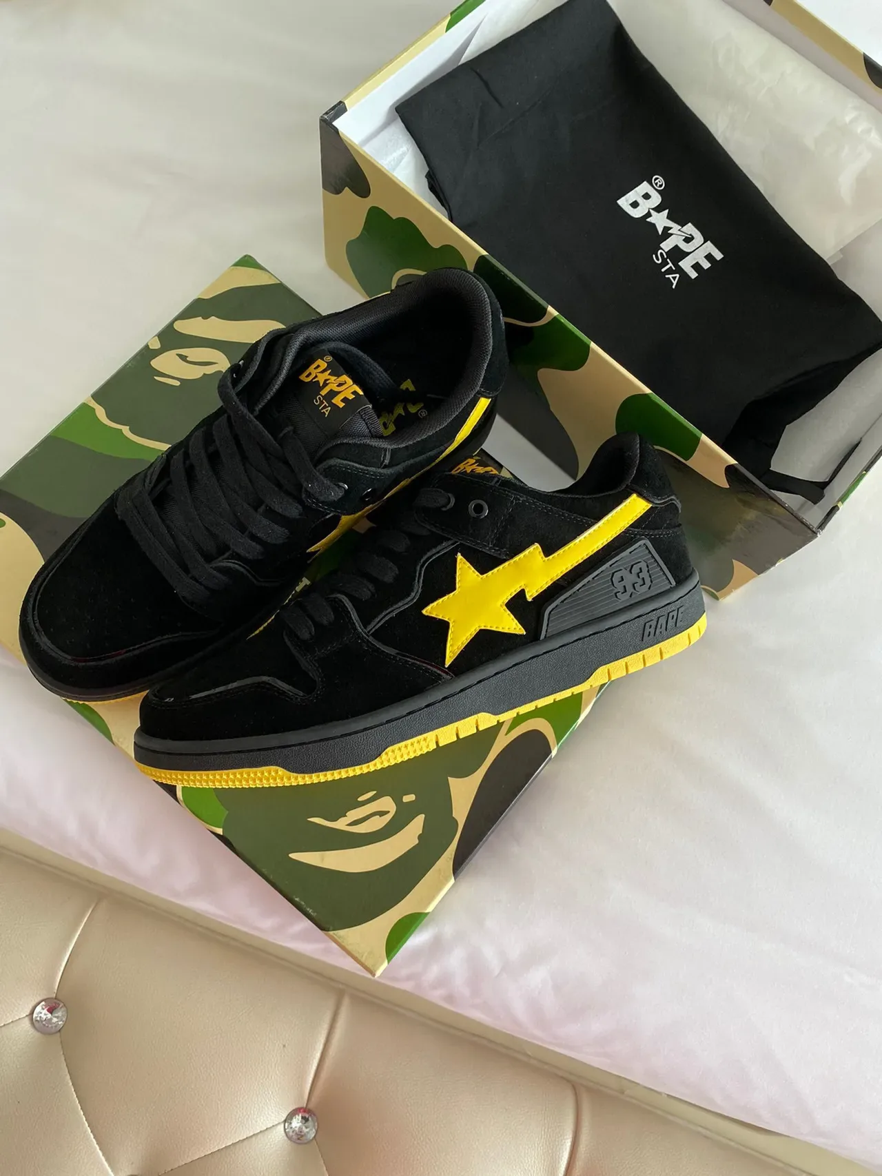 A Bathing Ape أحذية سكيت بورد أسود وأصفر بشعار النجم 5