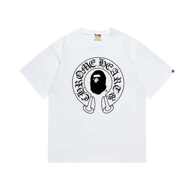 Camiseta A Bathing Ape cuello redondo estampado gráfico negro y blanco 7