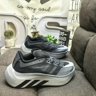 Adidas Chaussures Noires Blanches Semelle Sculptée En Couches Tige En Maille Et Synthétique Lifestyle Sneakers