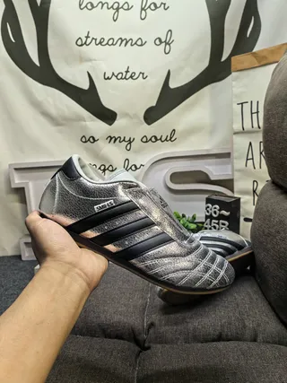 Adidas Copa Silver Black Sin cordones Bajo Superior Texturizado Metálico Zapatos de fútbol interior 5