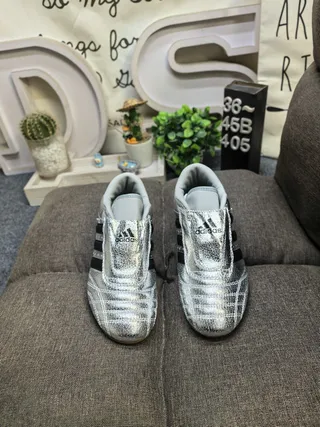 Adidas Copa Silver Black Sin cordones Bajo Superior Texturizado Metálico Zapatos de fútbol interior 10