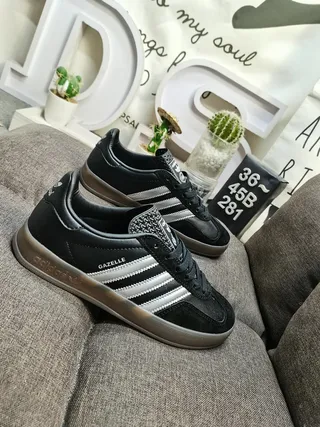 Adidas Gazelle Sneakers Lifestyle Noir et Argent Métallique 9