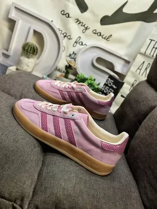 Adidas Gazelle Sneakers Lifestyle en daim rose à pois 7