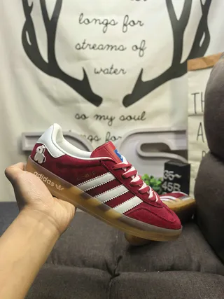 Adidas Gazelle लाल সুয়েড লাইফস্টাইল স্নিকার 5