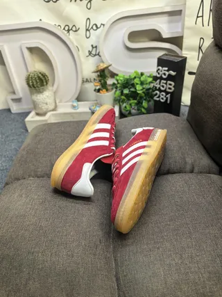 Adidas Gazelle लाल সুয়েড লাইফস্টাইল স্নিকার 6