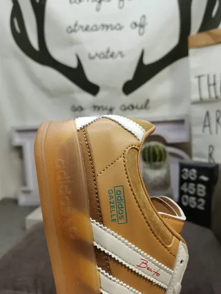 Adidas Gazelle Tan Suede tênis lifestyle 3