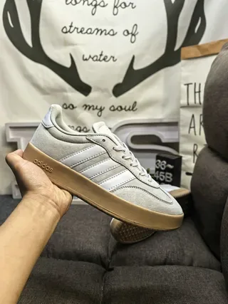 Adidas Gris Beige Zapatillas Lifestyle de Ante de Bajo 5