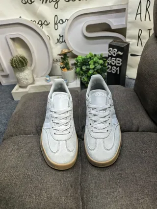 Adidas Gris Beige Zapatillas Lifestyle de Ante de Bajo 10