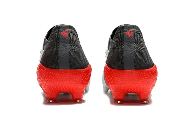 Adidas Zapatillas de fútbol gris y rojo upper sintético texturizado cordones asimétricos superficie firme 13