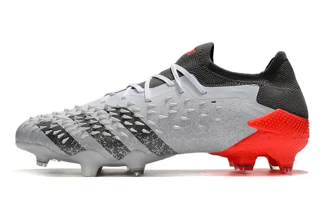 Adidas Zapatillas de fútbol gris y rojo upper sintético texturizado cordones asimétricos superficie firme 17