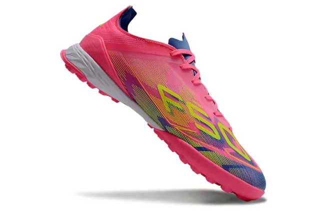 Adidas 粉蓝低帮合成鞋面模具钉草地足球鞋 2