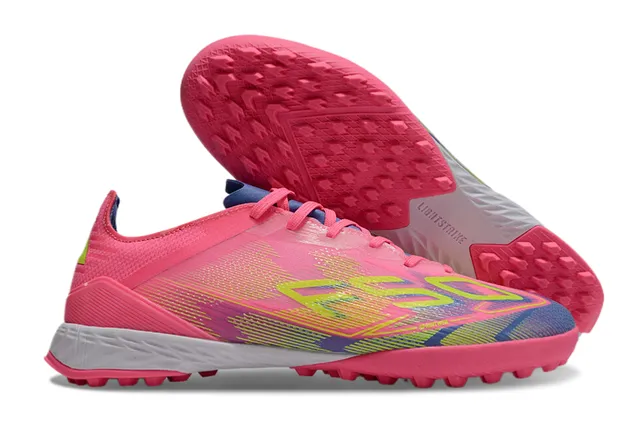 Adidas 粉蓝低帮合成鞋面模具钉草地足球鞋 5