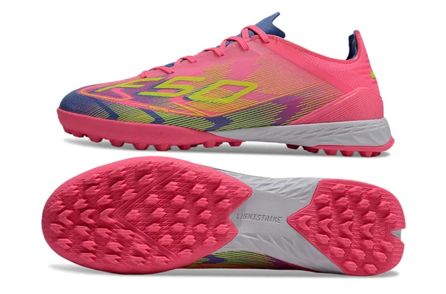 Adidas 粉蓝低帮合成鞋面模具钉草地足球鞋 6