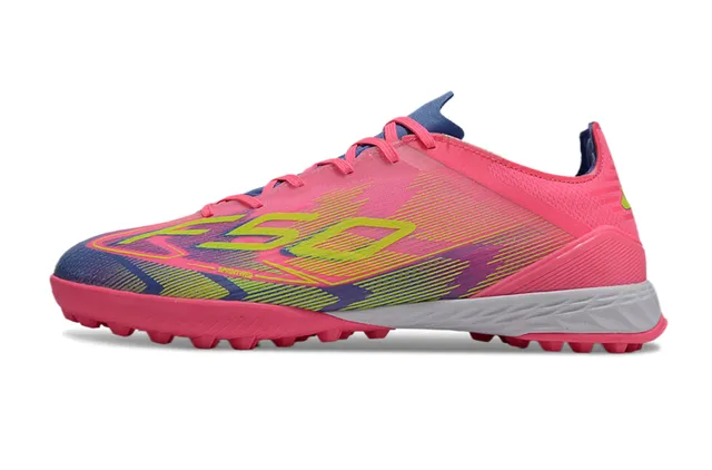 Adidas 粉蓝低帮合成鞋面模具钉草地足球鞋 7