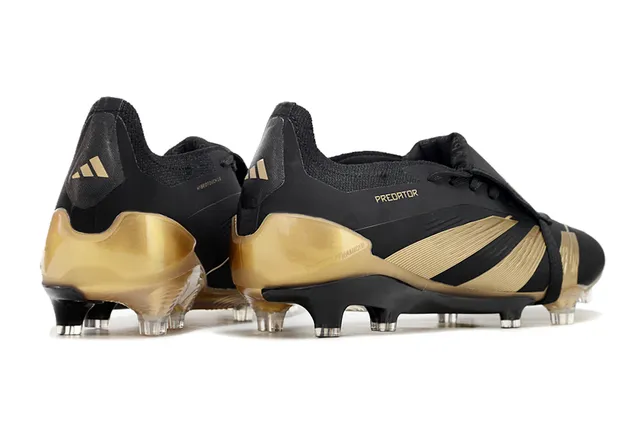 Adidas Predator Zapatos de fútbol negro y oro para terreno firme 5