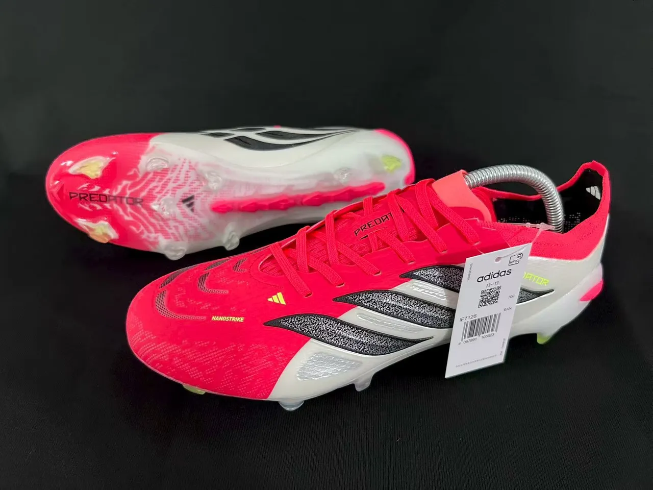 Adidas Predator أحمر أبيض منخفض القطعة القماش الاصطناعي المخدد خطوط ثلاثية قفص أرض صلب أحذية كرة القدم 8