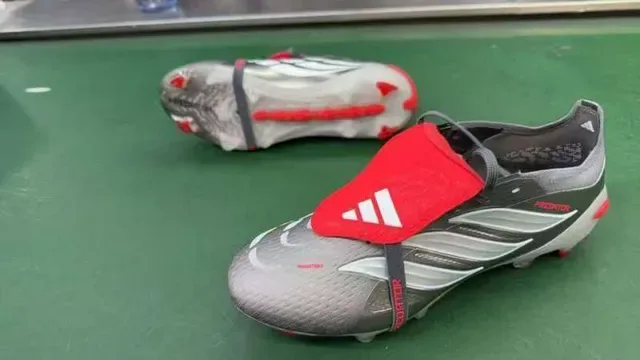 Adidas Predator Silver Red Chaussures de football sans lacets fermeture à sangle tige synthétique métallique sol ferme 8