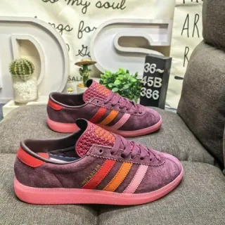Adidas Zapatillas Lifestyle de Ante Morado Rosa con Panel Lateral de Tres Rayas