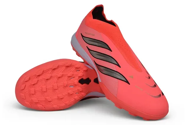 Adidas Chaussures de Football Turf Rouge Argent Basse Tige Synthétique Texturée Col de Chaussette 13