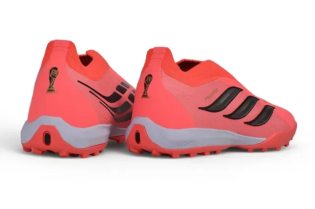 Adidas Chaussures de Football Turf Rouge Argent Basse Tige Synthétique Texturée Col de Chaussette 15
