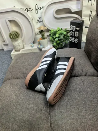 Adidas Samba أسود أبيض بدون أحزمة إغلاق بسحاب لوح جانبي ثلاث خطوط حذاء رياضي نمط حياة 6