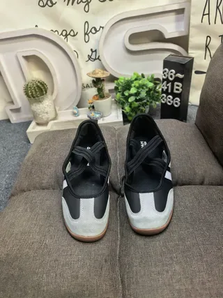 Adidas Samba أسود أبيض بدون أحزمة إغلاق بسحاب لوح جانبي ثلاث خطوط حذاء رياضي نمط حياة 10