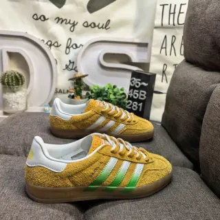 Adidas Samba أحذية رياضية ستايل حياة باللون الأصفر خردل من السويد