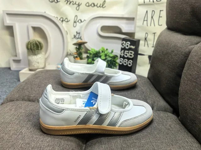 Adidas Samba Off-White e Preto Lifestyle Sneakers 11