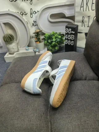 Adidas Samba Off-White e Preto Lifestyle Sneakers 16